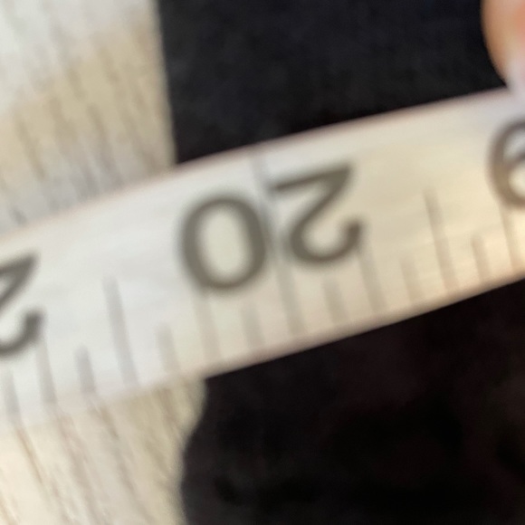 DLG, Black V Neck Faux Fur Sweater Sz PM - Picture 6 of 7